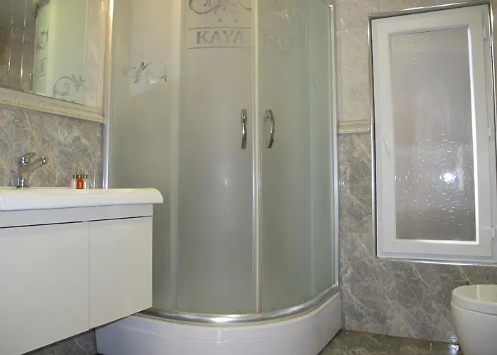 Couette-café Kaya 3*